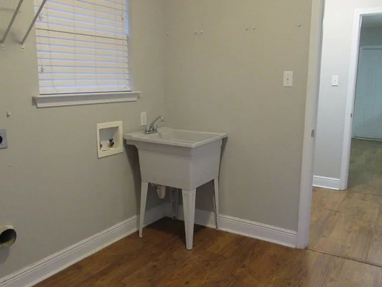 14597 Bruce Cv S — Photo 20