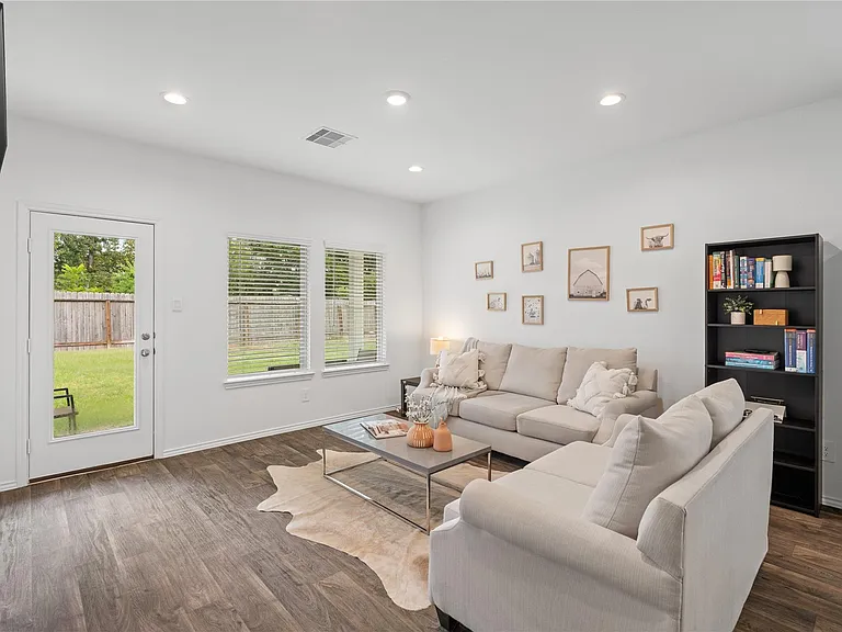 22306 Forest Gorge Ln — Photo 7