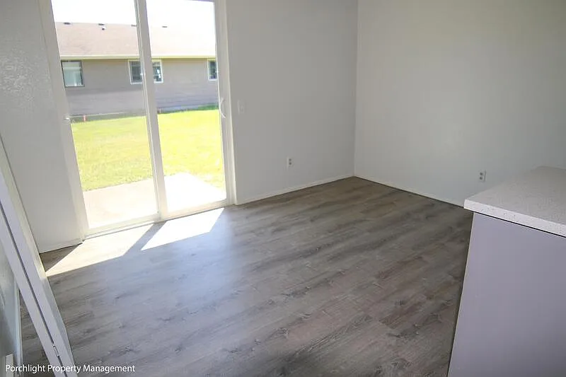 2 bed, 1.0 bath, 850 sqft, $1,750 — Photo 4