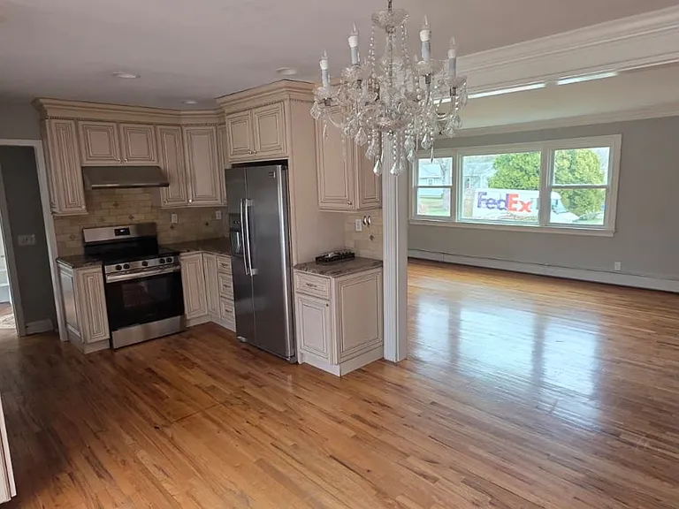 20 Woodmere Dr — Photo 8