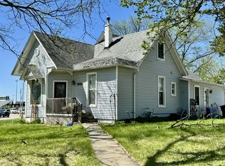 906 S 4th Ave, Winterset, IA 50273