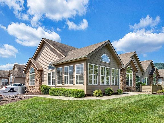 3rd image of 5319 Orchard Villas Cir