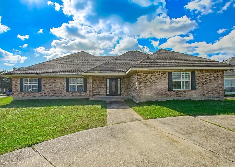 1st image of 3740 Lake Timberlane Dr