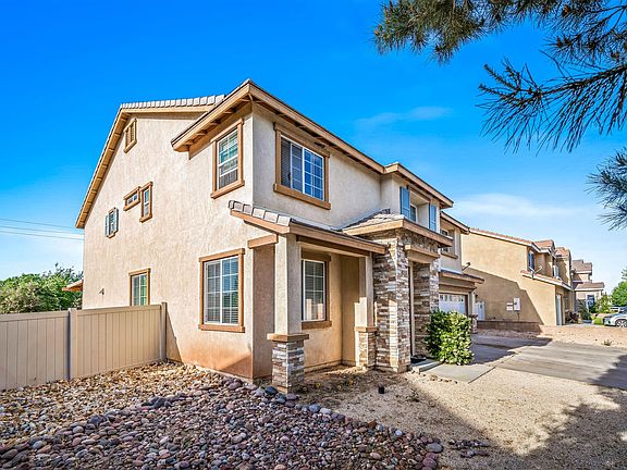 3rd image of 2409 Plumeria Ln