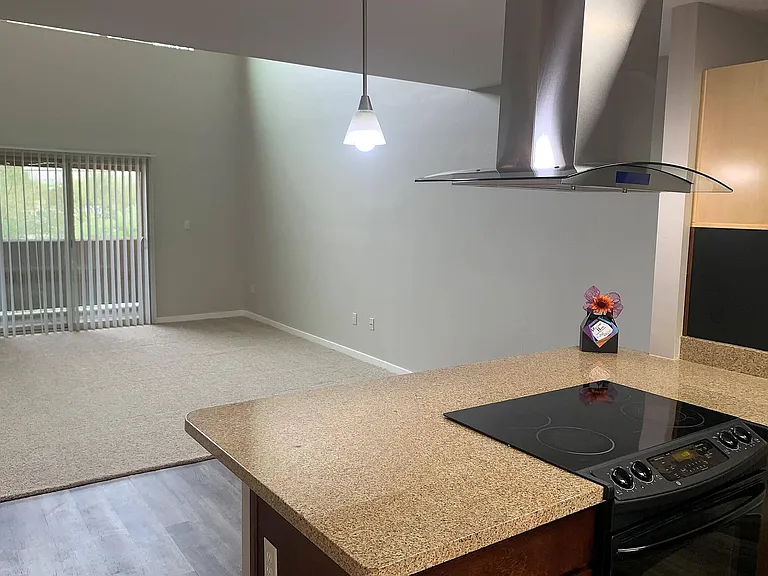 2 Bed 2 Bath Upstairs