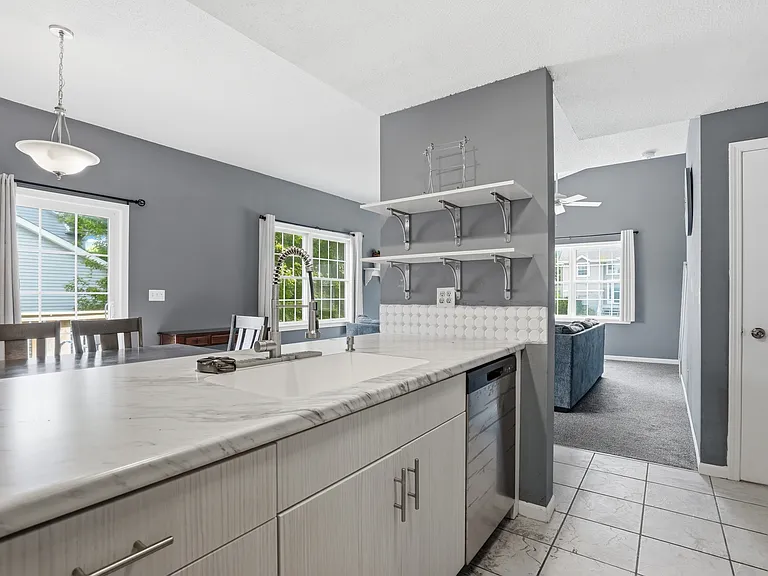 2415 Catskill Ct — Photo 16