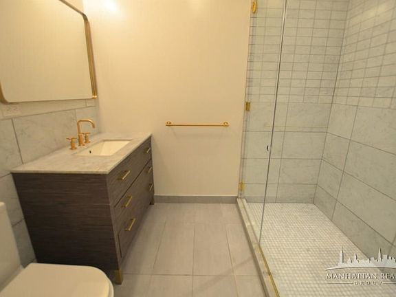 5th image of 450 Broome St APT 3e