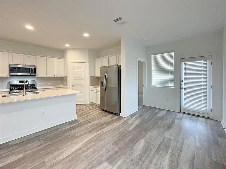 2316 Clemence Ln — Photo 9
