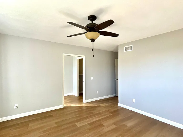 13556 Samantha Ave — Photo 29