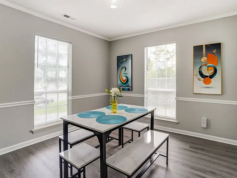 9501 Pondside Ln — Photo 23