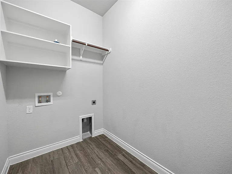 169 Belford St — Photo 26