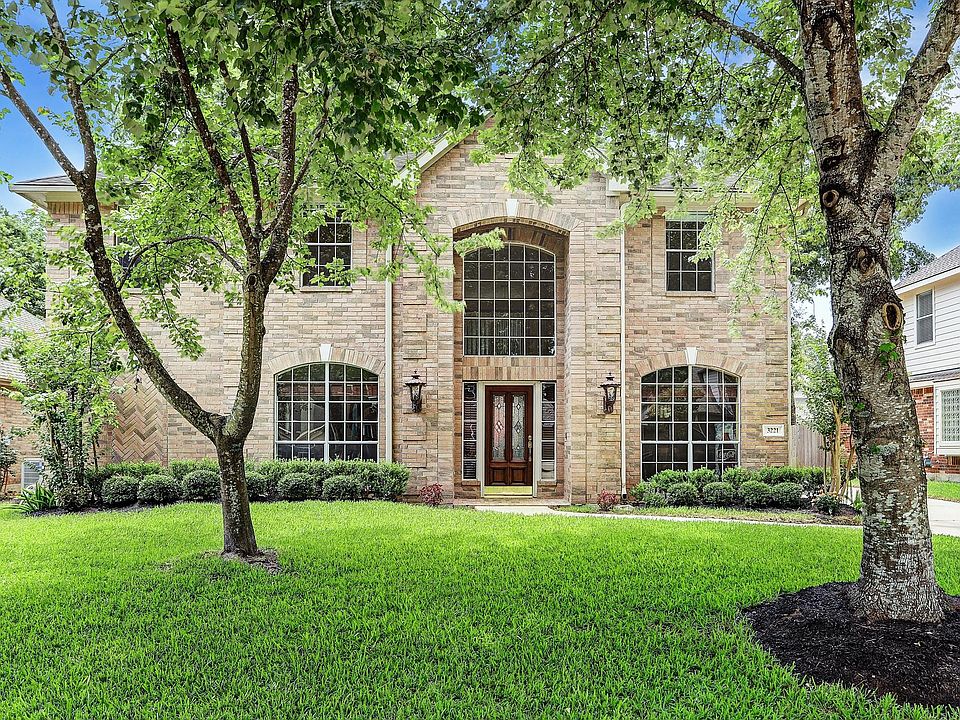 1st image of 3221 N Woodstream Way