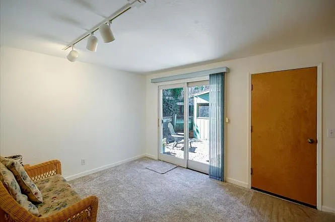 416 Sherman Dr #A — Photo 10