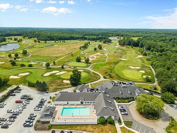 4th image of 2 Bogey Way