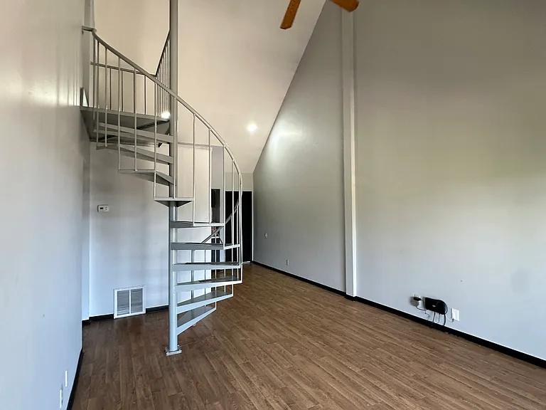 Vawter Street Apartments — Photo 7