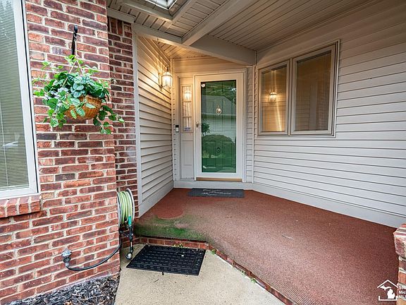 3rd image of 1632 Spruce Ct