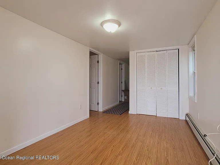 218 Porter Ave #B — Photo 9