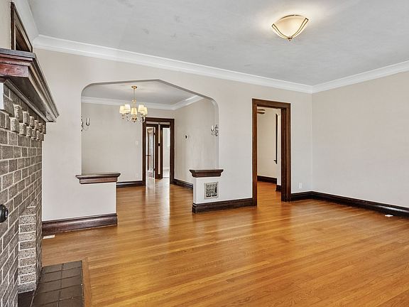 3rd image of 4938 Parker Ave #833
