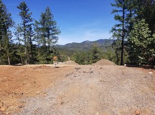 632 Sarma Dr, Shady Cove, OR 97539