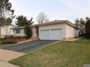 22 Madison Ave, Jericho, NY 11753