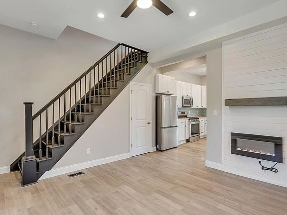 3rd image of 5404 Nagel Ave #1W