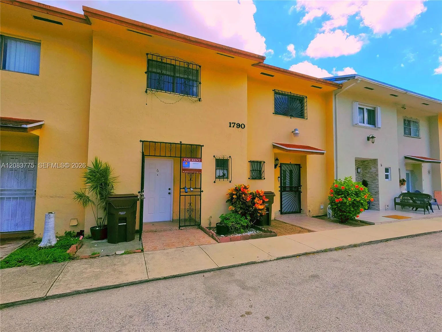 Casa Del Sol Townhomes Co — Photo 3