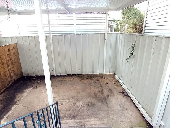 3rd image of 2600-02 Cleveland Ave #2602
