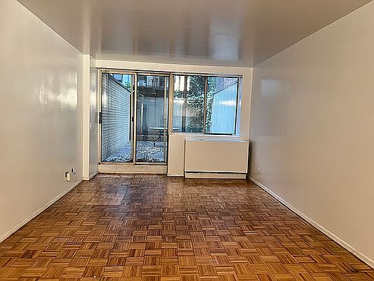 2nd image of 352 E 76th St #1RW
