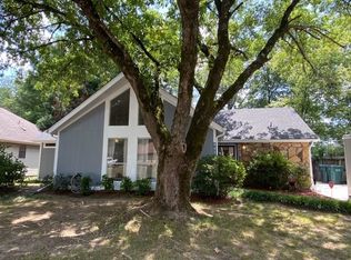 6051 Whisper Valley Dr, Memphis, TN 38141