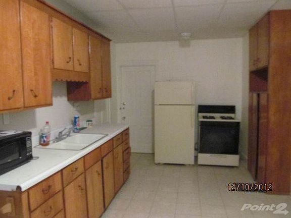 19 Kent full kitchen
