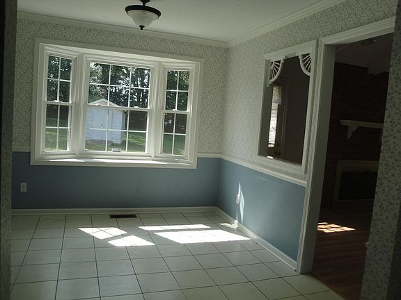 5th image of 1234 Thompson Dr