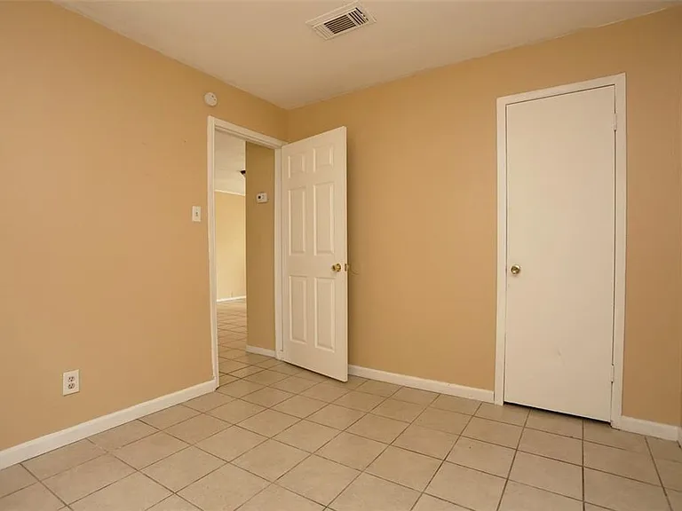 2460 W Shane St #1 — Photo 7