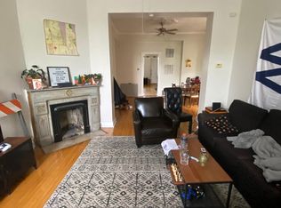 924 W Barry Ave APT 2, Chicago, IL 60657