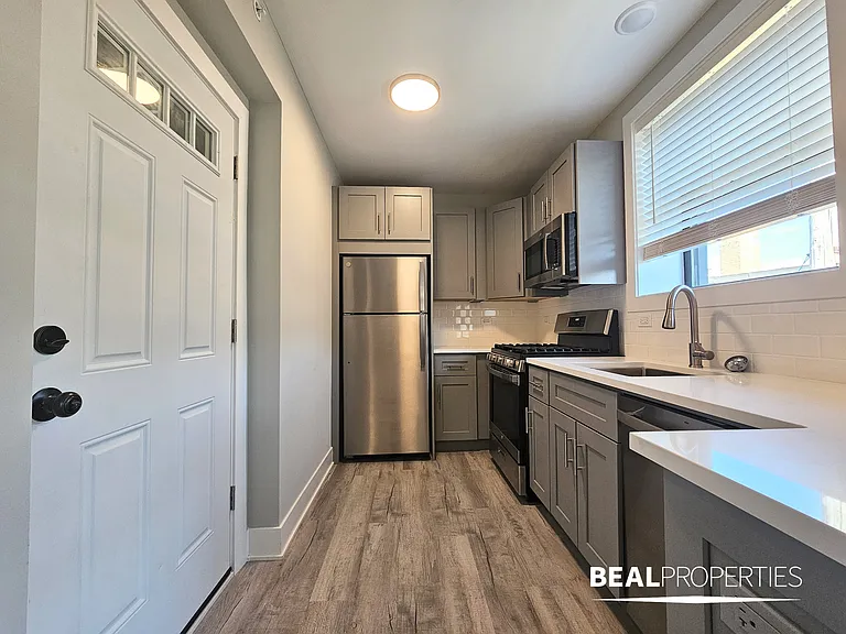 1133-1139 Oak Ave — Photo 32