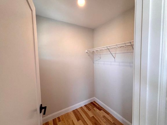 3rd image of 30 Edgewater Drive