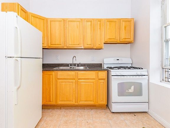 2nd image of 1198 Carroll St #6P