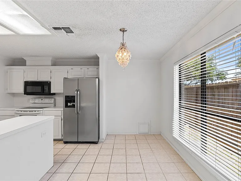 6234 Jessica Dr — Photo 7