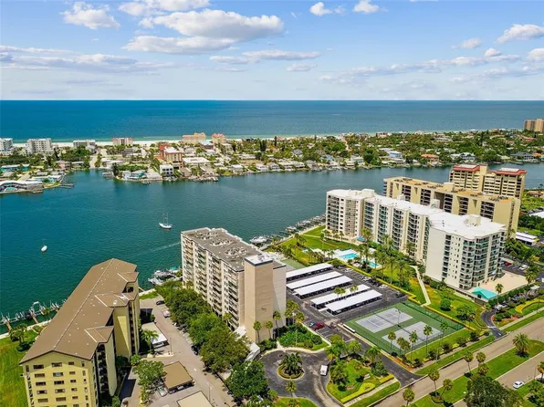 660 Island Way APT 305, Clearwater, FL 33767