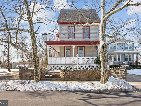 2nd image of 506 Bridgeboro St