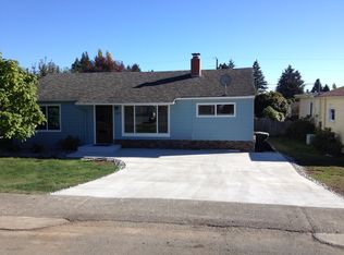 425 Azalea Park Rd, Brookings, OR 97415