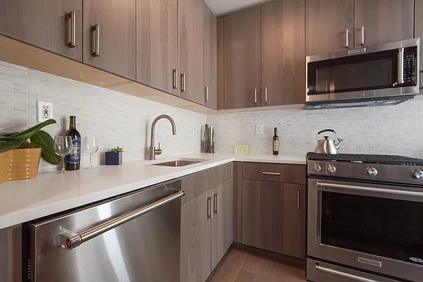 Rented by Greystar | media 14