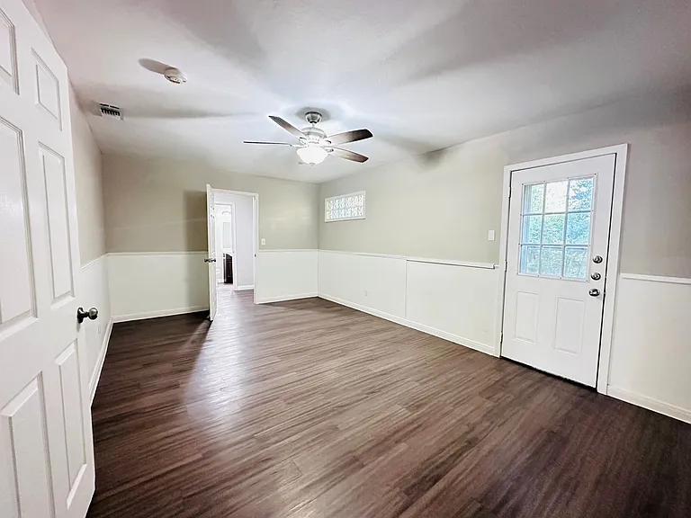 10806 Lazy Oaks Dr — Photo 10