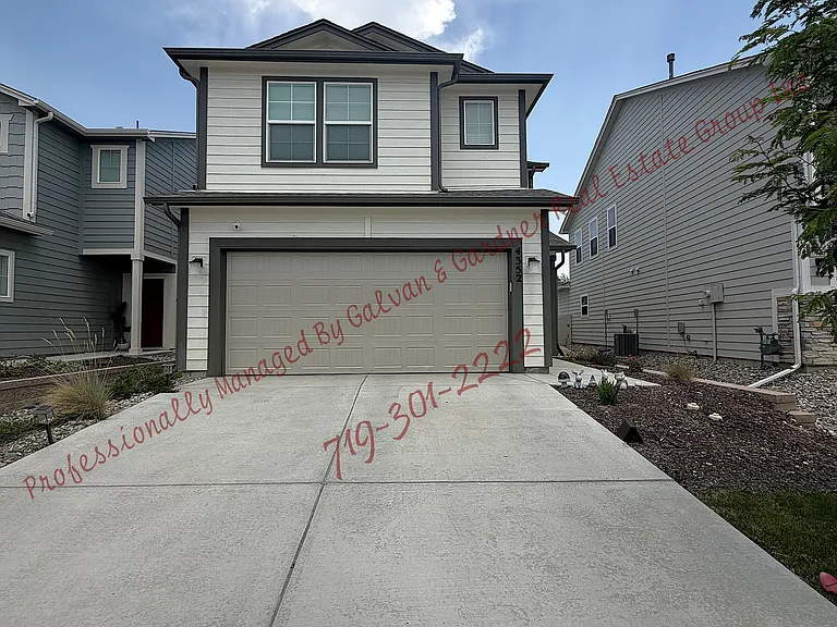 4352 Samaritan Loop — Photo 1