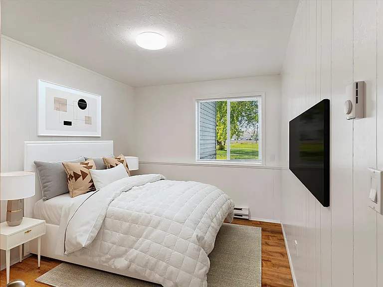 Digitally Staged. Currently not furnished. Furnishings can be provided for a higher rental rate. Inquire with manager.