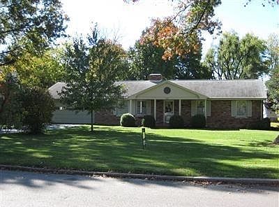 2nd image of 1612 Hawthorne Ln