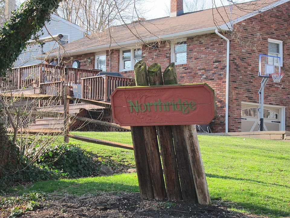 2nd image of 931 Parkside Blvd