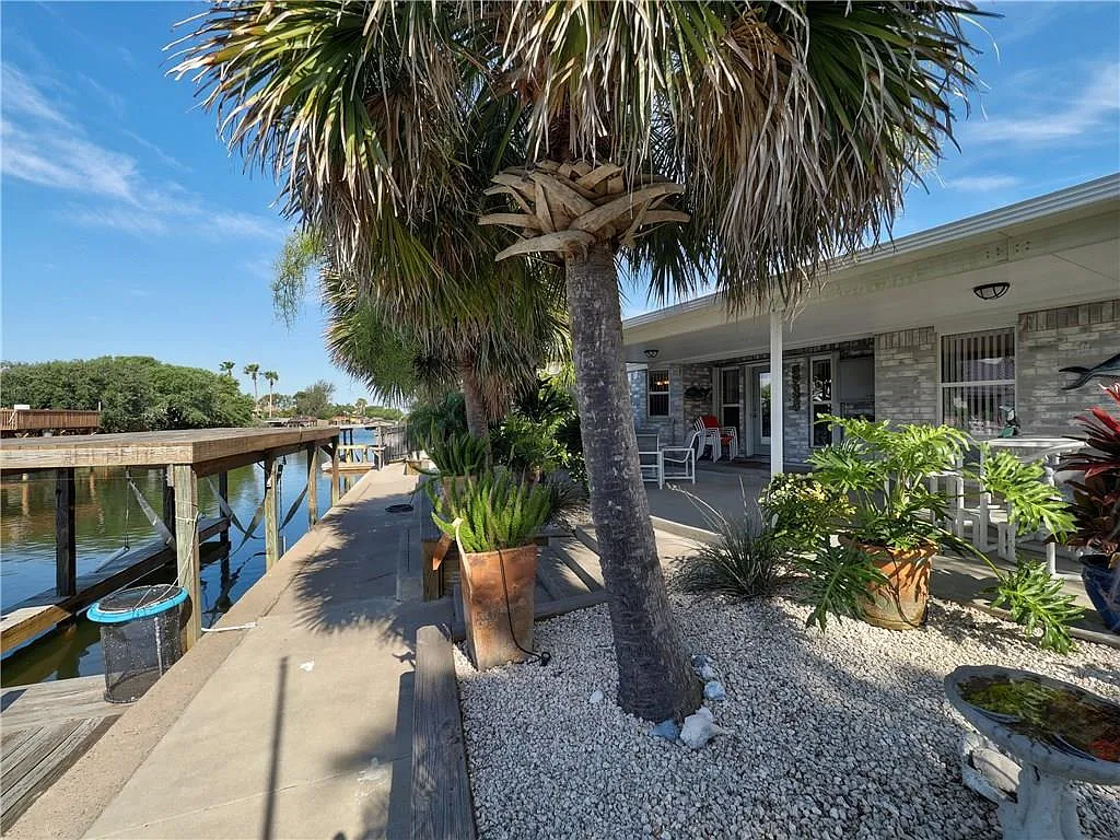 3 bed, 1742 sqft, $3,500 — Photo 2