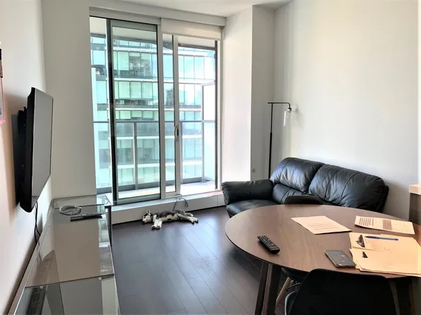 777 Richards St #2107, Vancouver, BC V6B 0M6