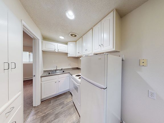 Explore Highland Court