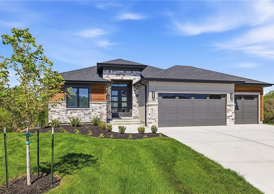 916 Savannah Ln, Greenwood, MO 64034 | Zillow